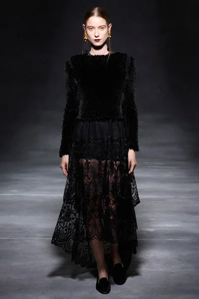 Look 25